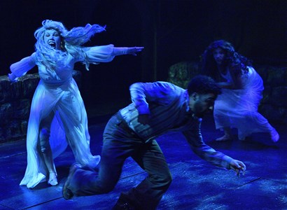 Jonathan Harker is attacked by two vampires in white dresses